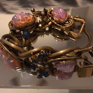 Gorgeous chunky vintage bracelet.